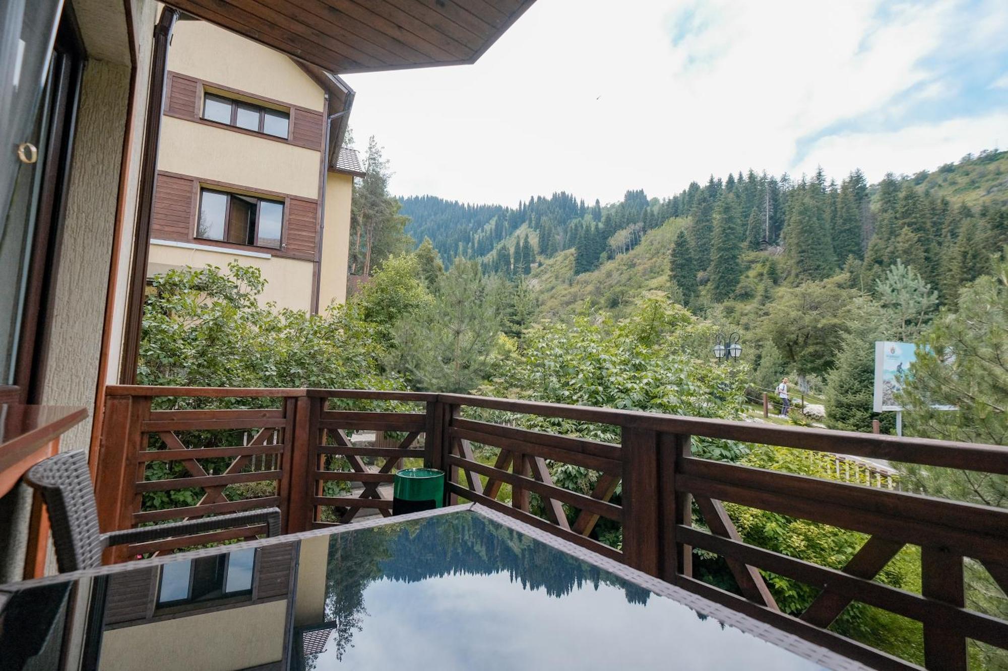 Oi-Qaragai Mountain Resort Besqaynar Екстериор снимка